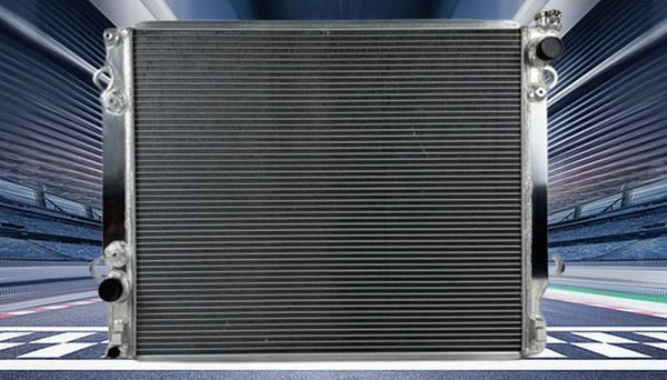 Aluminiumkøler til Toyota Tacoma, kerne størrelse 25 1/2" x 21 1/2", indgang/udgang 1 3/8", holdbart materiale