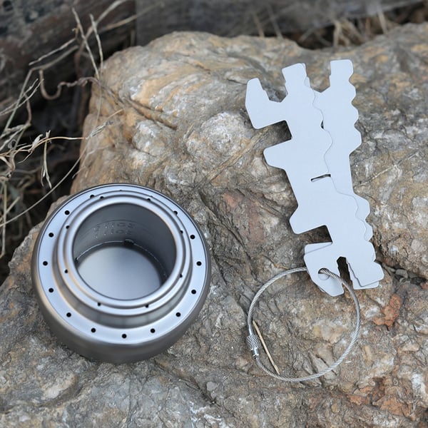Alkoholkomfur, Titanium Materiale, Komfur Størrelse 71,5mm x 44mm, Rack Øverste Længde 96mm, Total Vægt 45g
