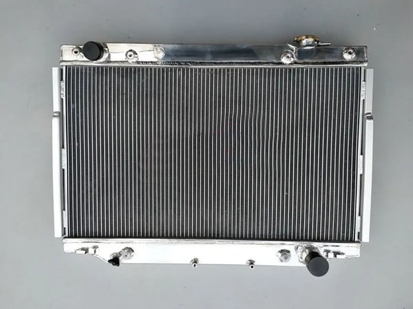 Radiator, Aluminium, Kerne Størrelse 16 3/4" x 28 5/8", Samlet Størrelse 22 3/8" x 31 3/4", Kompatibilitet Luksus SUV 96-97, Off-Road Køretøj 93-97