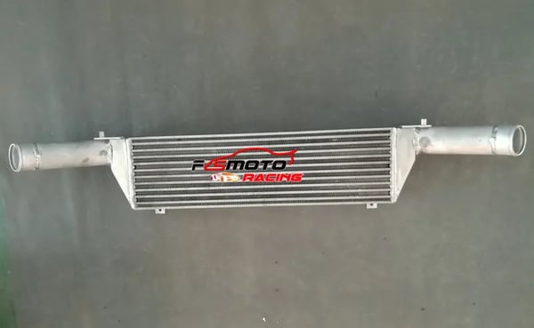Frontmonteret intercooler, øget kølekapacitet, helt i aluminium, TIG-svejset design.