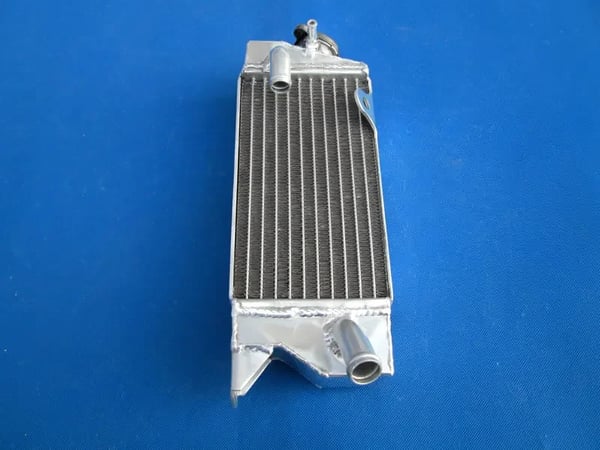 Aluminiumkøler, Kompatibel med Kawasaki KX80 KX85 KX100, Legermateriale, Vakuum-svejset konstruktion, Spejlpoleret finish, Højtydende design