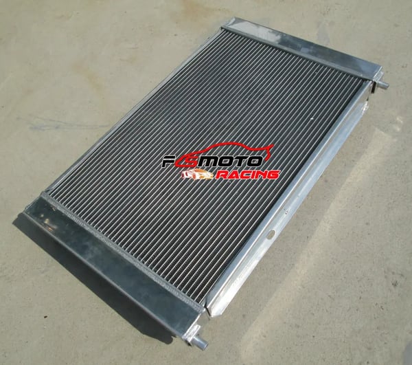 Aluminiumkøler, kerne størrelse 635 x 428 x 50 mm, samlet størrelse 755 x 476 x 64 mm, indløb størrelse 38 mm, udløb størrelse 45 mm