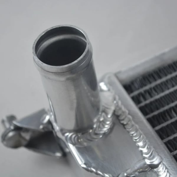 Radiator, Aluminium, Kerne Størrelse 368mm x 368mm x 40mm, Samlet Størrelse 511mm x 411mm x 115mm, Indløbsdiameter 30mm, Udløbsdiameter 30mm