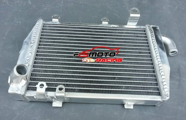 Aluminiumkøler, præcisionspasform til Honda SP1 RC51, overlegen holdbarhed, effektiv motorafkøling.