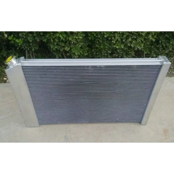 Radiator, Højkvalitets aluminium, Optimeret kerne størrelse, Øget kølekapacitet, Passer til 1973-1991 modeller, 100% svejset konstruktion
