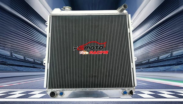 Racerkøler, Aluminium Materiale, Kompatibel med Toyota, Øverste Slangeplacering Passager 1 3/8", Nederste Slangeplacering Førerside 1 3/8"