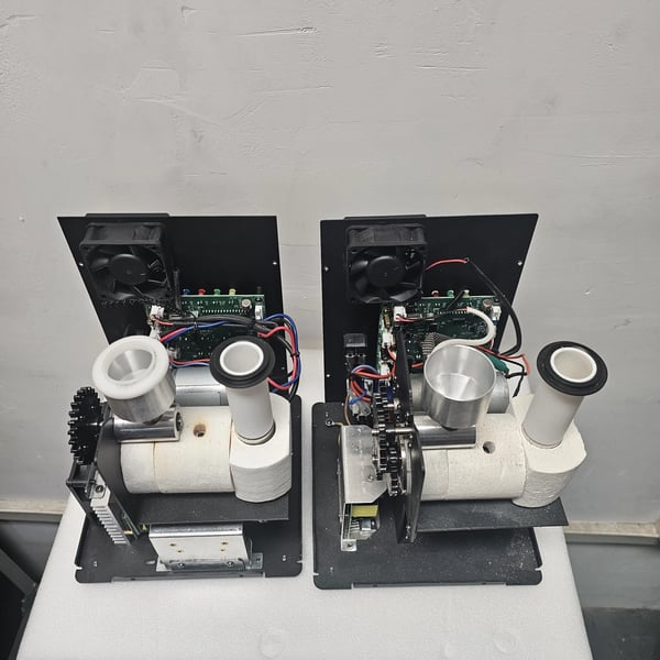 Kold Funkmaskine, 700W, 3-6m Sprayhøjde, DMX512 Kontrol, Elektronisk Temperaturkontrol, LCD Skærm