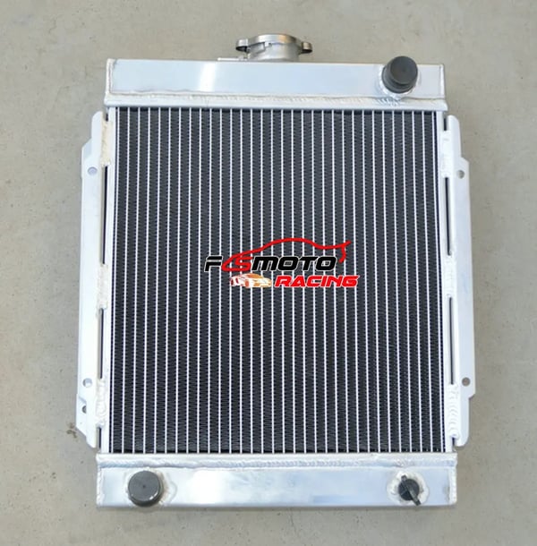 Aluminium Radiator, Kerne Størrelse 330mm x 330mm x 56mm, Samlet Størrelse 380mm x 440mm x 780mm, Indløb/Udløb 28mm/28mm, 3 Række Design