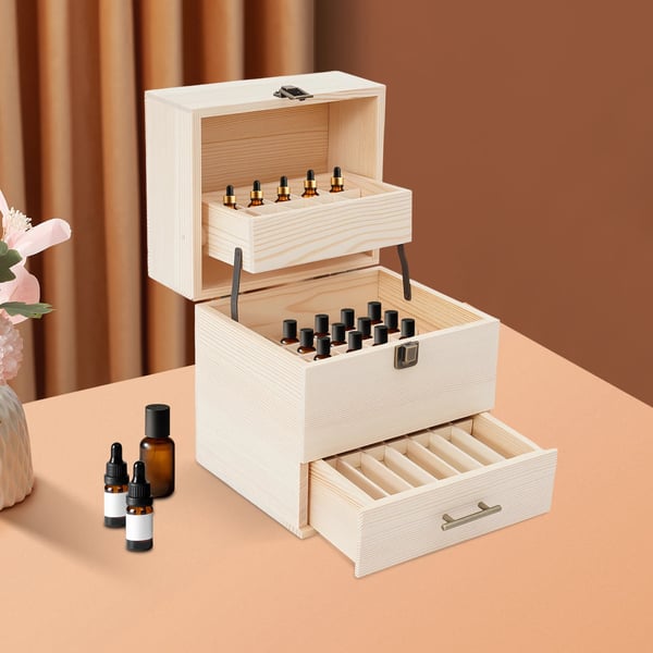 Æterisk olie organizer, 59 pladser, 3 niveauer, fyrretræsmateriale, dimensioner 21,5x18,5x24,5cm, egnet til 15ml og 10ml flasker