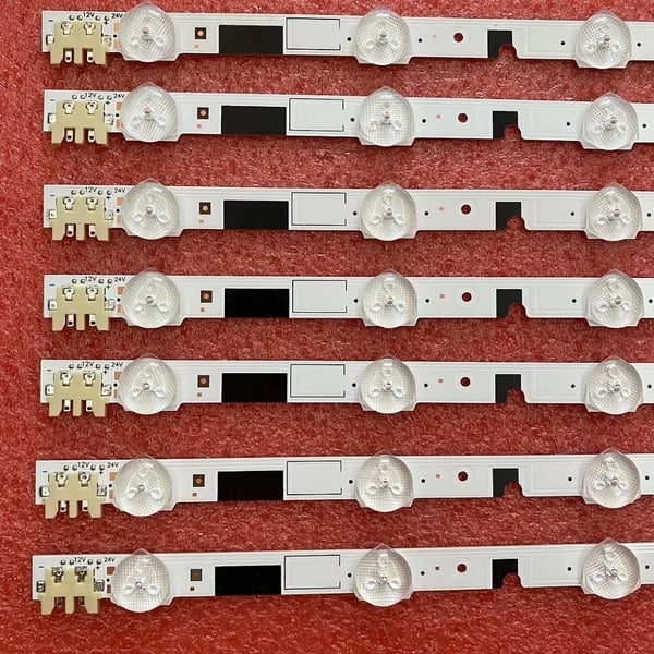 LED Baggrundsbelysningsbar, Kobbermateriale, 830 mm længde, 13 LED'er, Kompatibel med flere TV-modeller, CE- og ROHS-certificeret