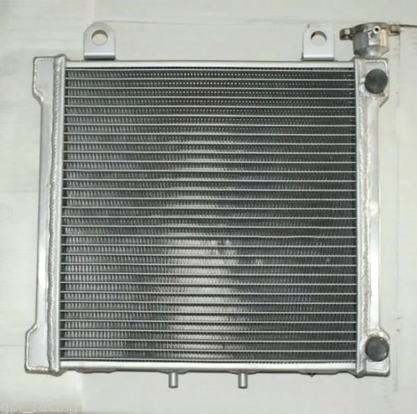 Radiator, Legeret Aluminium, Kompatibilitet med DS650, Placering Foran, Forbedret Køleydelse, Holdbar Konstruktion