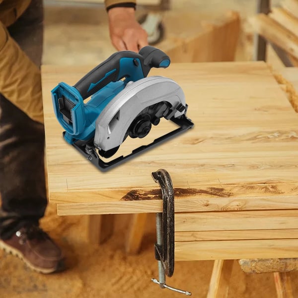 Dykkskæresav, 750W effekt, 20000 RPM rotationshastighed, skærevinkel 0-45°, skærebredde 0-90 mm, dimensioner 30,5*16*17 cm