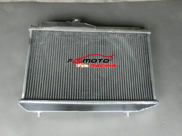 Intercooler radiator, aluminium materiale, letvægtsdesign, 585mm x 420mm x 60mm, 32mm indløb, forbedret køleeffektivitet
