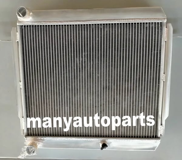 Alloy Radiator til Toyota Land Cruiser, Holdbar Aluminiumkonstruktion, Effektiv Køleydelse, Nem Installation