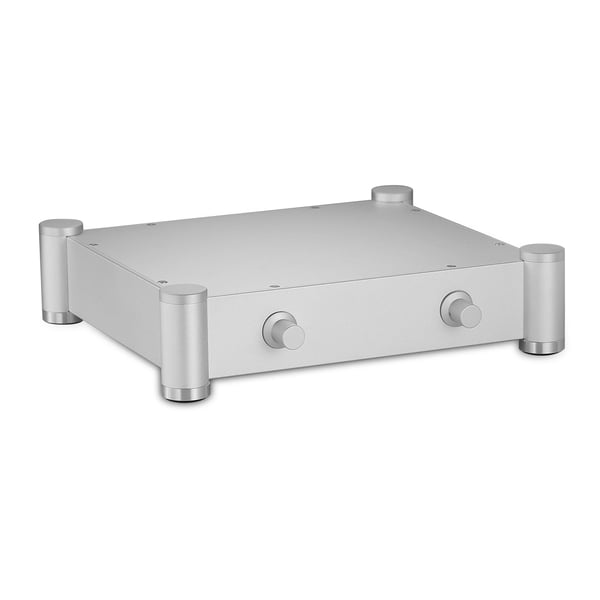Forstærkerchassis, aluminiumlegering, kompakte dimensioner 362×322×290 mm, intern plads 320×280×62 mm, nettovægt 3,5 kg