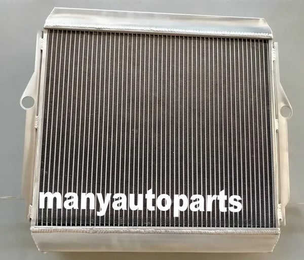 Alloy Radiator til Toyota Land Cruiser, Holdbar Aluminiumkonstruktion, Effektiv Køleydelse, Nem Installation