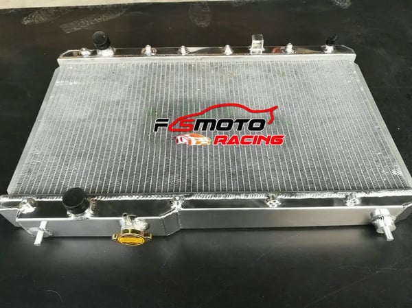 Radiator, Alt Aluminium, Kerne Størrelse 13 3/4" × 26 1/4", Samlet Størrelse 19" × 27", Til Kompakt SUV 2.0L L4 1997-2001, Kølekapacitet Øget 30%