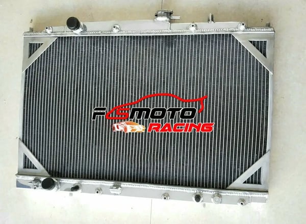 Radiator, Aluminium, Kerne Størrelse 30,2" x 17,7" x 1", Kompatibilitet 1999-2004 Minivan 3,5 V6, Slanger Placeringer Tjek Påkrævet, Kappe Inkluderet