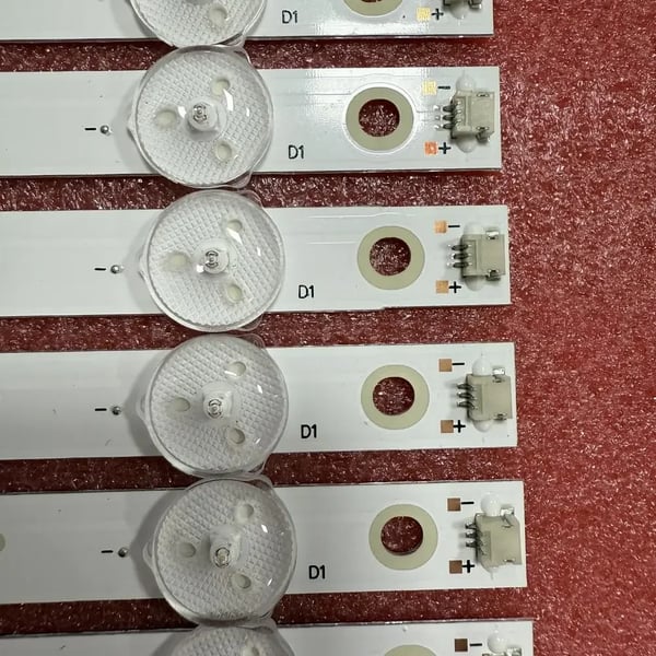 LED Baggrundsbelysningsstrimmel, 1545mm længde, DC strømkilde, kompatibel med flere modeller, CE-certificeret, høj lysintensitet