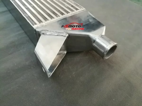 Intercooler, Aluminiumkonstruktion, 110 mm dimensioner, frontmonteret design, kompatibel med Ford Focus RS MK1, forbedret luftstrøm