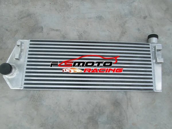 Intercooler, Aluminium Materiale, Kerne Størrelse 635mm x 244mm x 60mm, Samlet Størrelse 795mm x 302mm x 110mm, Indløbsdiameter 50mm