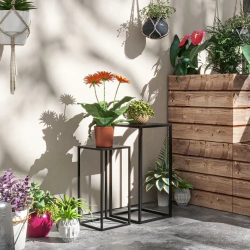 Planteholdere, Stålmateriale, 25L x 25B x 58,5H cm (Lille), 31L x 31B x 65H cm (Stor), Maksimal belastning 5 kg pr. hylde, Stabelbare