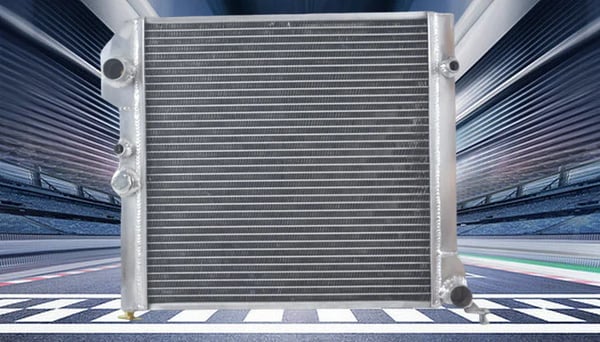 Radiator, Aluminium, Kerne Størrelse 368mm x 368mm x 40mm, Samlet Størrelse 511mm x 411mm x 115mm, Indløbsdiameter 30mm, Udløbsdiameter 30mm