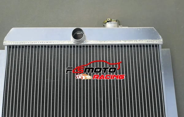 Aluminium Radiator, Kerne Størrelse 20 x 19 x 2,2 tommer, Samlet Størrelse 22,8 x 25,4 x 4,9 tommer, Øverste Indløb 1-1/2 tomme