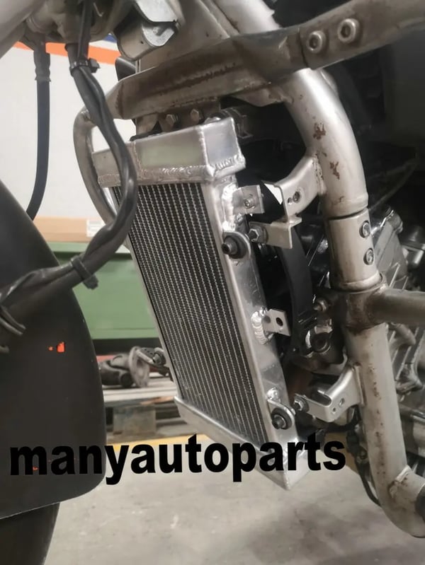 Radiator, Aluminiumkonstruktion, 2,5 KG vægt, kompatibilitet med 2015 Hyosung GV650 Aquila 650, forbedret kølekapacitet, TIG-svejset samling