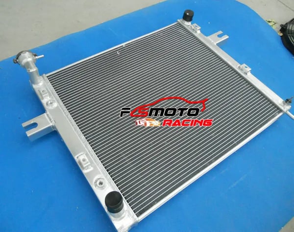 Aluminiumkøler, Kerneudmål 545mm x 590mm x 40mm, Samlede mål 860mm x 610mm x 145mm, Kompatibilitet Jeep Grand Cherokee 4.0L L6 1999-2004