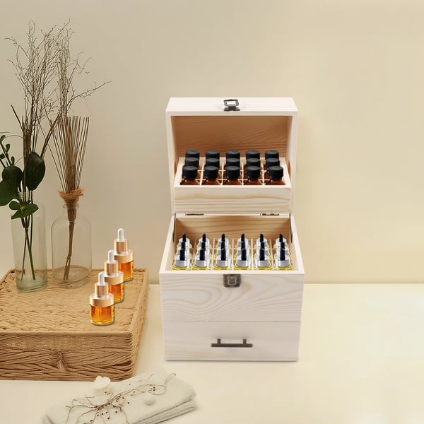 Æterisk olie organizer, 59 pladser, 3 niveauer, fyrretræsmateriale, dimensioner 21,5x18,5x24,5cm, egnet til 15ml og 10ml flasker