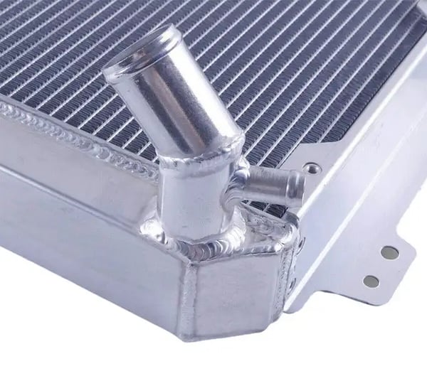 Radiator til Mazda RX-7, 3-rækket design, aluminiumskonstruktion