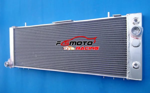 Aluminiumkøler, kerne størrelse 788mm x 280mm x 52mm, samlet størrelse 12 3/4" x 35 1/2" x 2 1/2", top slange 1 1/4", bund slange 1 1/2", 3 rækker