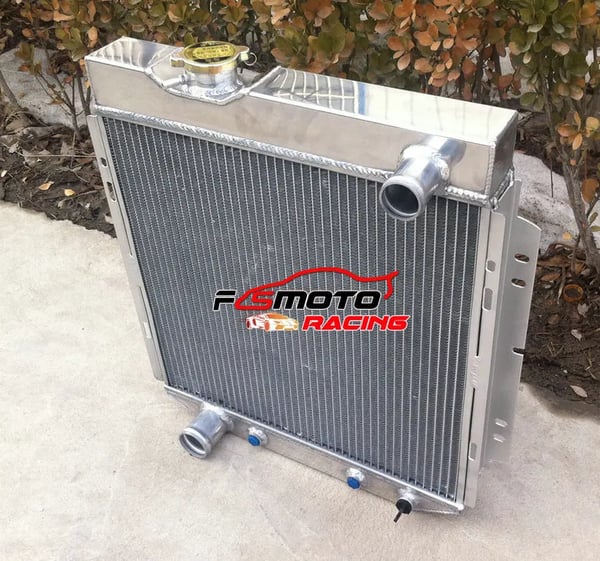 Aluminium Radiator, Kerne Dimensioner 418mm x 438mm x 56mm, Samlede Dimensioner 547mm x 498mm x 116mm, Kompatibilitet FORD Mustang V8 5.0L L6 3.3 2.8