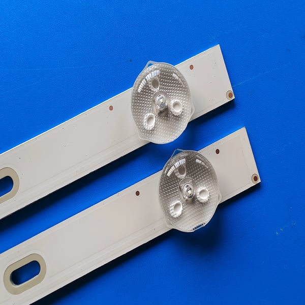 LED-taustavalonauhat, 360 mm pituus, 670 mm pituus, 5 LED-helmeä per nauha, 8 LED-helmeä per nauha, 3V jännite