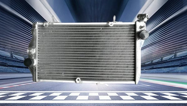 Aluminiumkøler til Honda CBR1100, 4-taktsmotor, 16-ventils konfiguration, perfekt pasform 1997-2008
