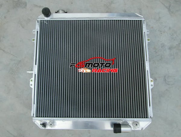 Universel Radiator, 3 Rækker, 62 mm Tykkelse, Kerne Størrelse 528x472 mm, Samlet Størrelse 600x568 mm, Kompatibilitet Pickup Truck 1988-1998