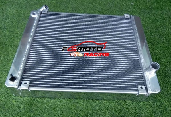 62MM 3 Række Aluminium Radiator, Heavy-Duty Køling, TIG Svejset Konstruktion, Spejlpoleret Finish