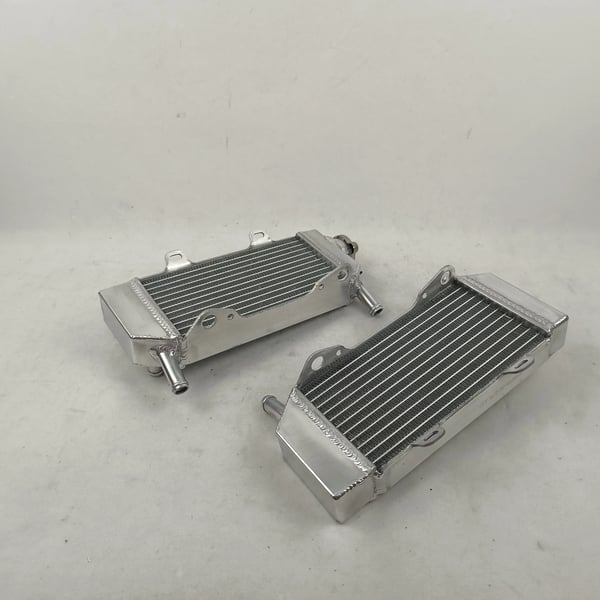 Aluminiumkøler, passer til 2004-2009 Honda CRF250X/CRF250R/CRF250, høj kvalitet aluminium, dimensioner 28,2"x16,6"x4,1", vakuum-loddet