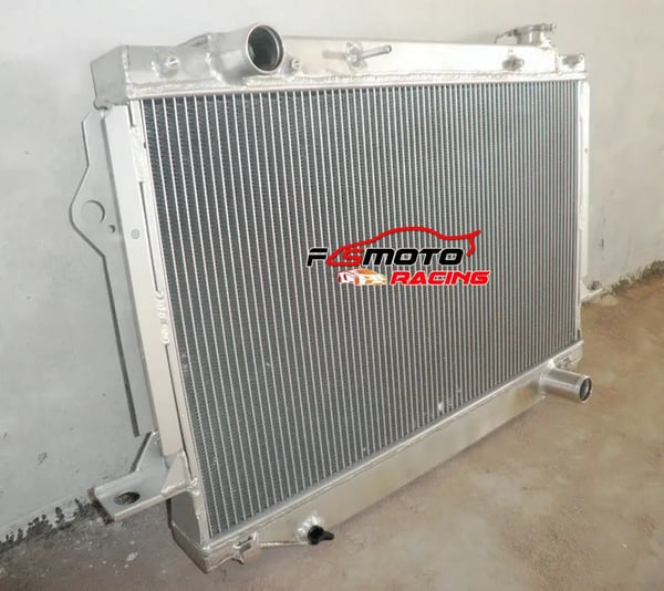 Radiator, Aluminium Materiale, Kerne Størrelse 718B x 425H x 52T mm, Samlet Størrelse 765B x 544H x 70T mm, Indløbs/Udløbs Størrelse 40/42 mm