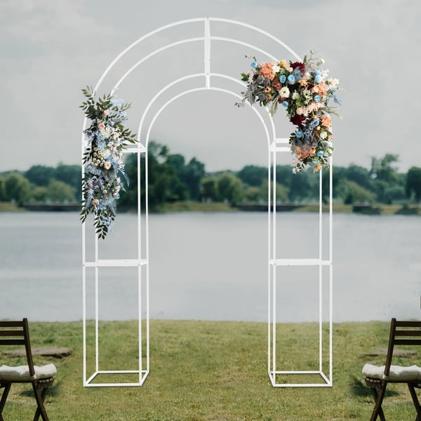 Bryllupsbue, Fritstående Design, Elegant Metalstruktur,2.3X1.5m, Mælkehvid