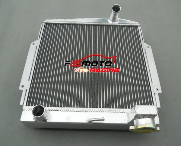 Aluminium Radiator, Kerne Dimensioner 14-1/8" Høj x 15-1/2" Bred x 2-1/4" Tykk, Samlede Dimensioner 19-3/4" Høj x 18-1/2" Bred x 2-1/2" Tank Tykkelse