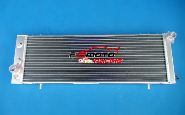 Aluminiumkøler, kerne størrelse 788mm x 280mm x 52mm, samlet størrelse 12 3/4" x 35 1/2" x 2 1/2", top slange 1 1/4", bund slange 1 1/2", 3 rækker