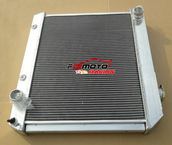 3-Række Aluminium Radiator, Forbedret Kølekapacitet, Fuld Aluminium Konstruktion, Inkluderer To Ventilatorer