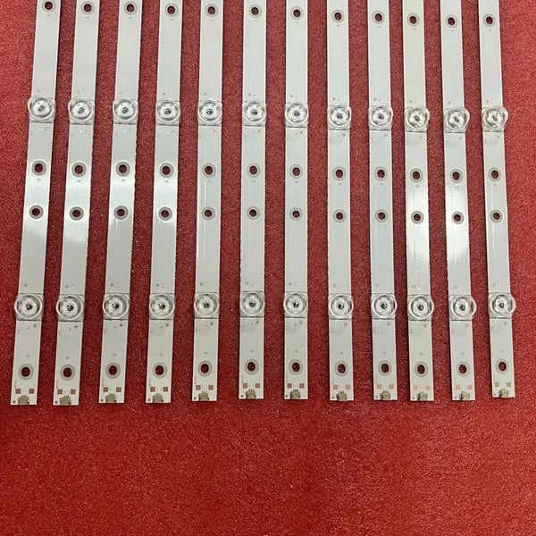 LED Baggrundsbelysningsbar, 675 mm Længde, Dæmpbar, Aluminium Materiale, Kompatibilitet med Flere Modeller, 60 Lumen Flux