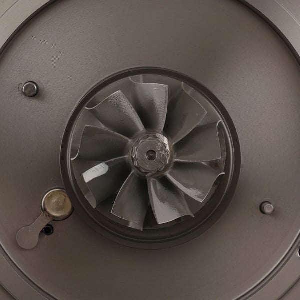 Turboahtimen ydinryhmä, 2.2TDCI dieselmoottori, yhteensopiva Ford Rangerin kanssa, mitat 15x15x15 cm, paino 2120 g, valmistajan osanumero 787556-2