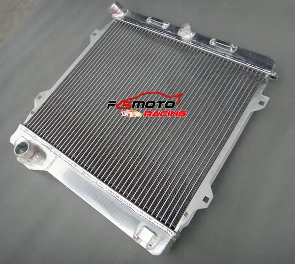 Aluminiumkøler, kerne størrelse 372mm x 428mm x 52mm, samlet størrelse 505mm x 501mm x 100mm, indgang/udgang 35mm/35mm, motor kompatibilitet 2.3L I4