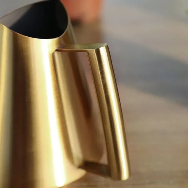 Vandkande, 1500 ml kapacitet, metal konstruktion, kompakt størrelse,Guld