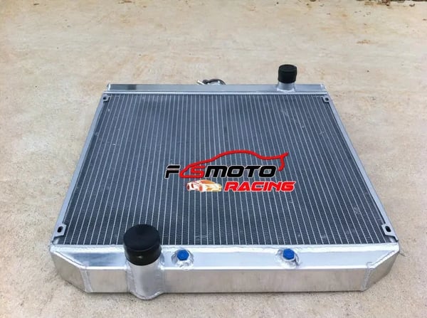 Radiator, Aluminiumkonstruktion, Kerne størrelse 545mm x 434mm x 52mm, Samlet størrelse 665mm x 460mm x 70mm, Indløbsdiameter 38mm