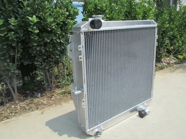Aluminium Radiator + Blæser, Kerne Størrelse 530mm x 470mm x 62mm, Samlet Størrelse 600mm x 565mm x 76mm, Indløb/Udløb 35mm
